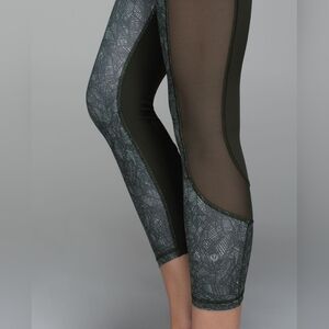 Lululemon High Times Pant Luxtreme Mesh Size 10 Jazzy White Gator Green / Gator